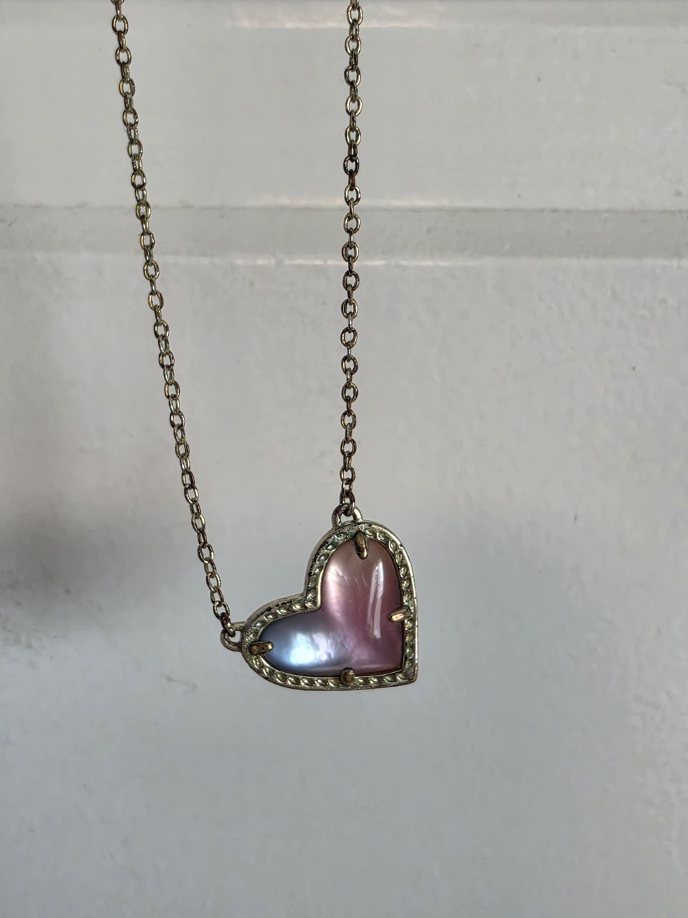 Kendra Scott Heart Pendant Necklace in Pink and Iridescent